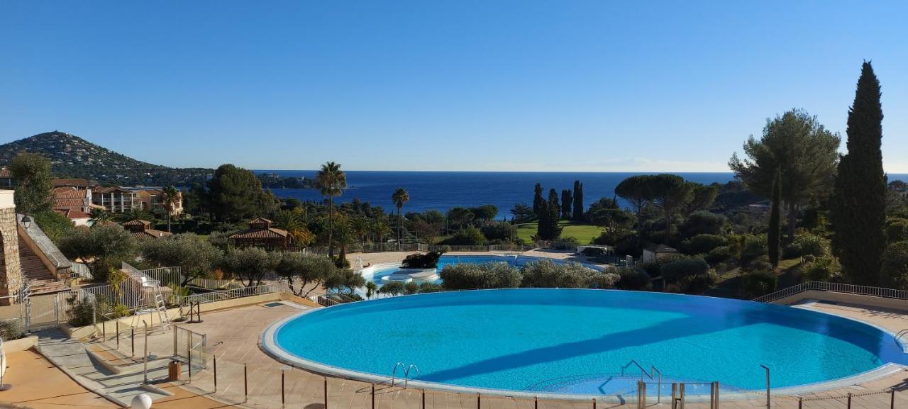 Saint-Raphael- Vue Mer Et Massif De L'Esterel Dış mekan fotoğraf
