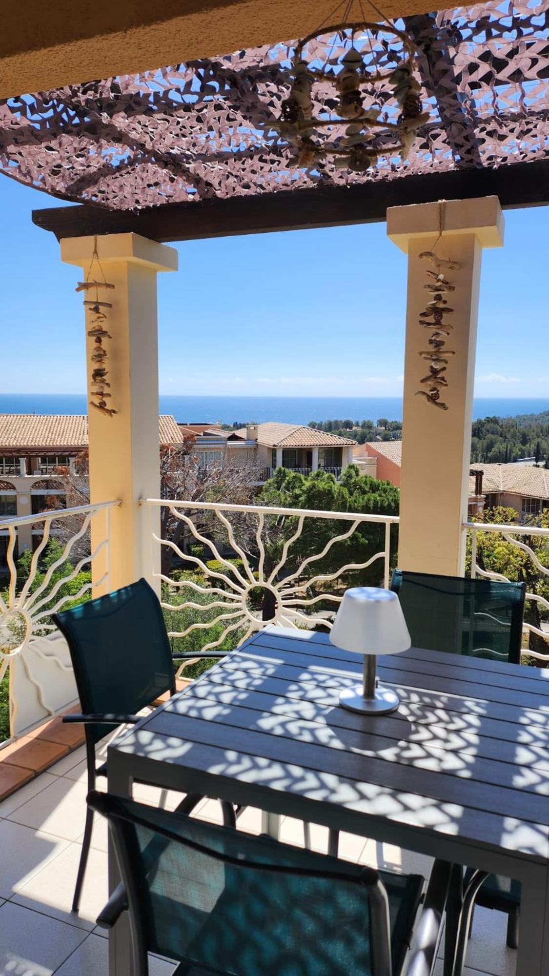 Saint-Raphael- Vue Mer Et Massif De L'Esterel Dış mekan fotoğraf