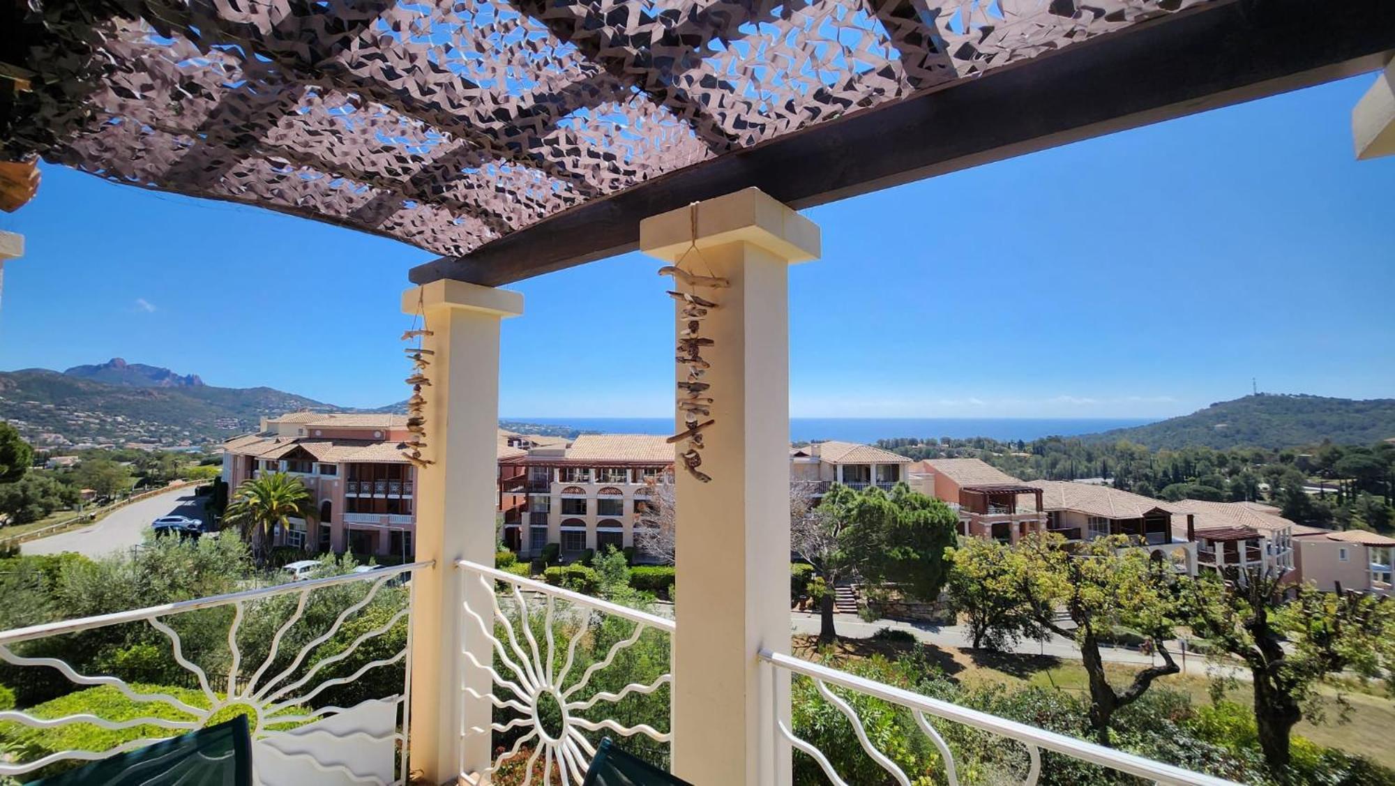 Saint-Raphael- Vue Mer Et Massif De L'Esterel Dış mekan fotoğraf