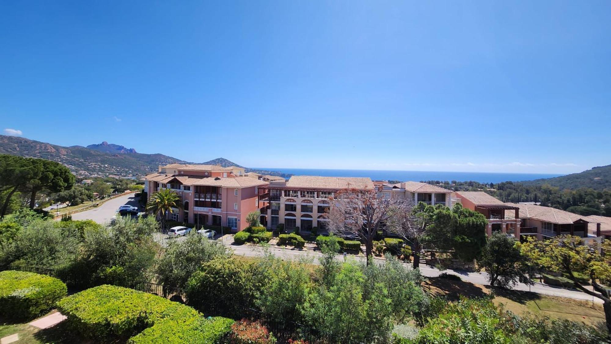 Saint-Raphael- Vue Mer Et Massif De L'Esterel Dış mekan fotoğraf